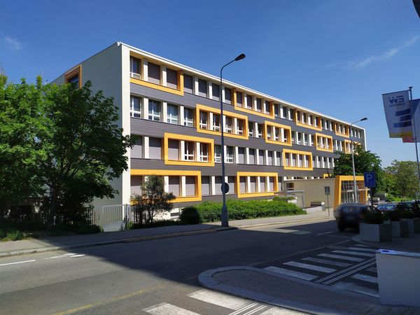 Fotografie školy "Gymnázium Praha 4, Na Vítězné pláni"