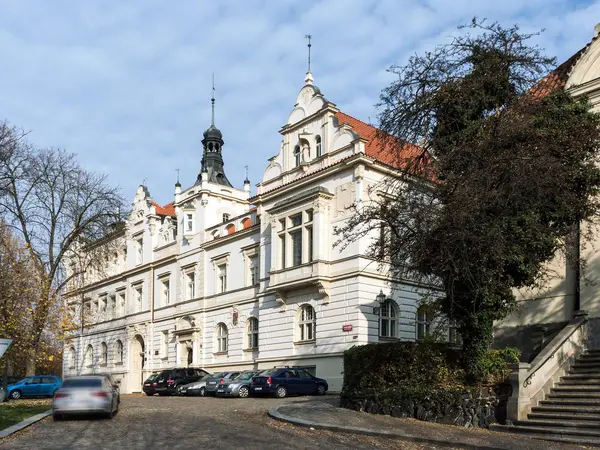 Fotografie školy "Obchodní akademie a Gymnázium Bubeneč"