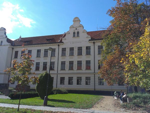 Fotografie školy "Gymnázium Benešov"