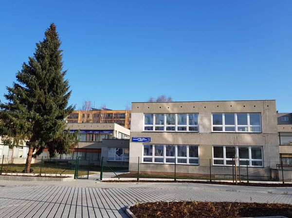 Fotografie školy "Střední škola ekonomicko-podnikatelská Studénka"