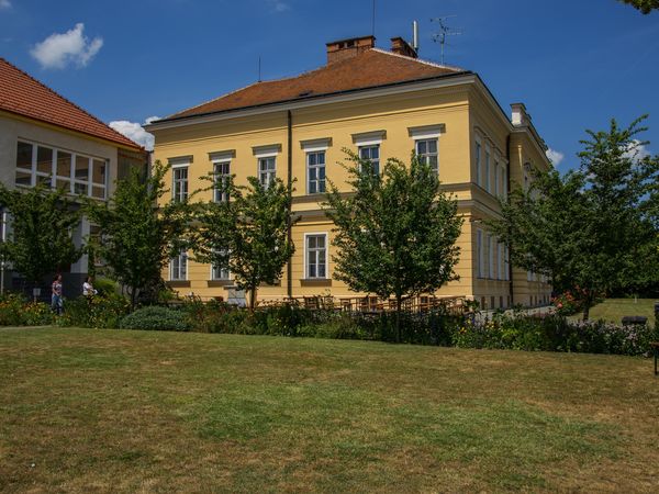 Fotografie školy "Střední vinařská škola Valtice"