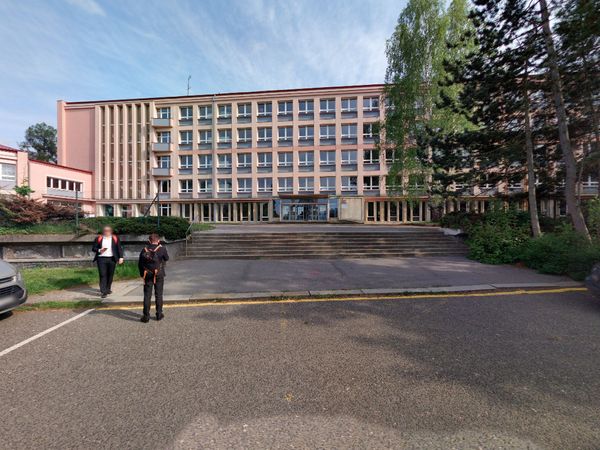Fotografie školy "Střední pedagogická škola, gymnázium a vyšší odborná škola Karlovy Vary"