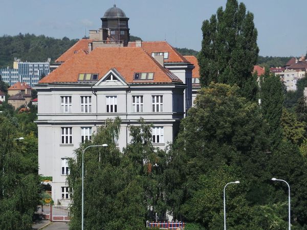 Fotografie školy "Střední škola, ZŠ a MŠ pro sluchově postižené Praha 5, Výmolova"