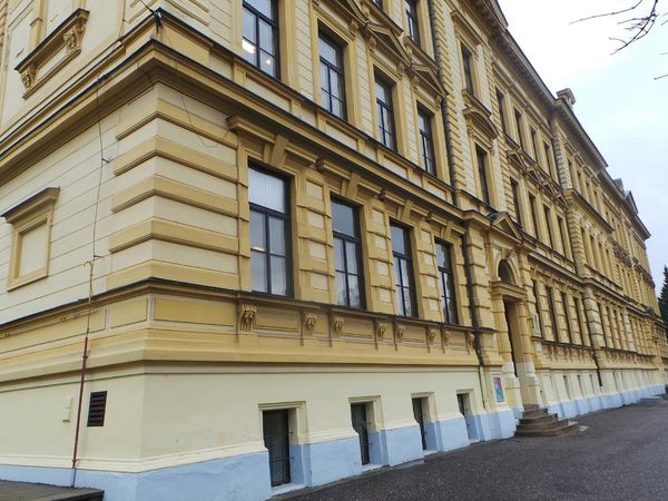 Fotografie školy "Obchodní akademie T. G. Masaryka, Kostelec nad Orlicí"