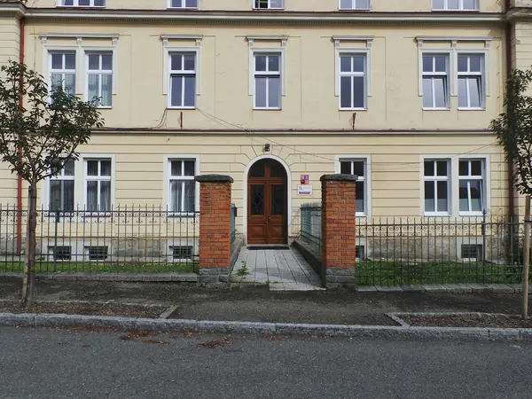 Fotografie školy "Střední odborné učiliště, Sedlčany, Petra Bezruče 364"
