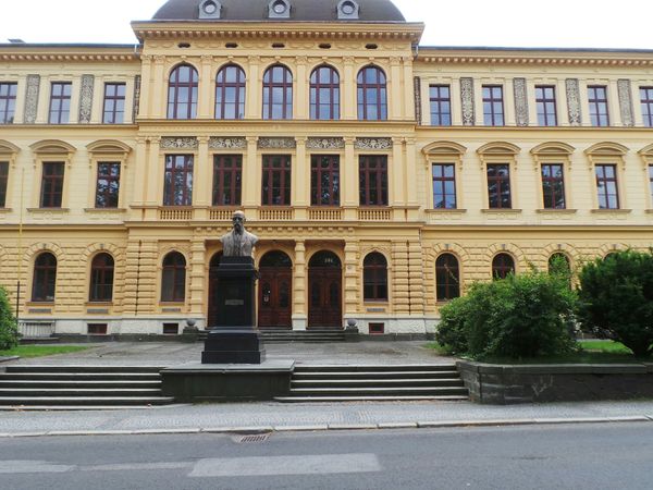 Fotografie školy "Střední lesnická škola a Střední odborná škola, Šluknov"