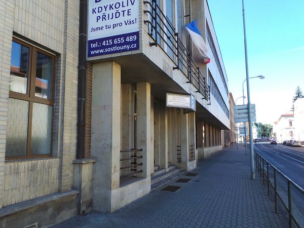 Fotografie školy "Obchodní akademie a Střední odborná škola generála Františka Fajtla, Louny"
