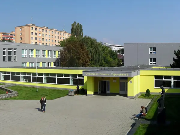 Fotografie školy "Gymnázium, Olomouc, Čajkovského 9"