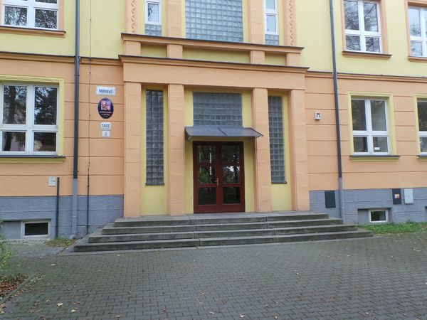 Fotografie školy "Gymnázium Karviná"