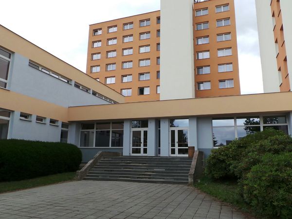 Fotografie školy "Střední škola spojů a informatiky, Tábor, Bydlinského 2474"
