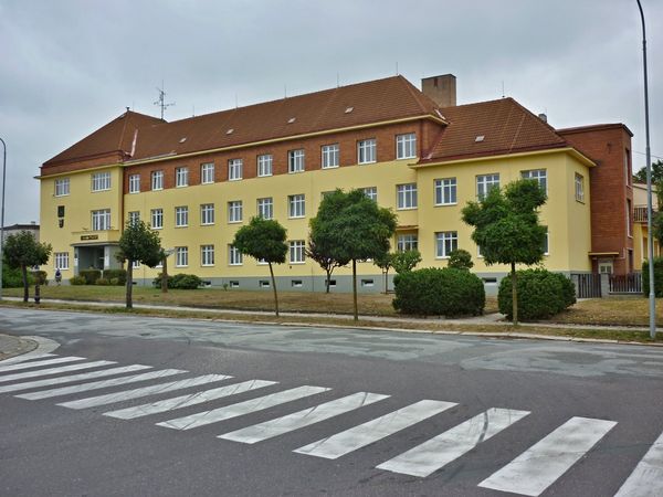 Fotografie školy "Střední odborné učiliště zemědělské a služeb, Dačice, nám. Republiky 86"