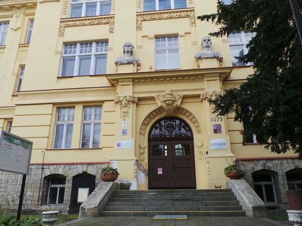 Fotografie školy "Gymnázium Žatec"
