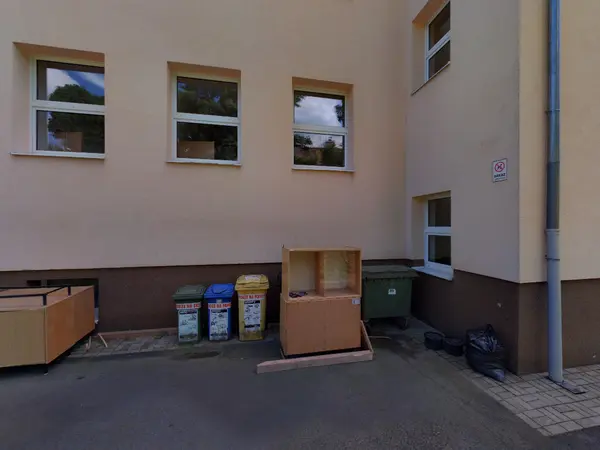 Fotografie školy "Střední škola Euroinstitut v Karlovarském kraji"