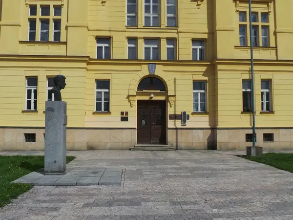 Fotografie školy "Gymnázium Jana Opletala, Litovel"
