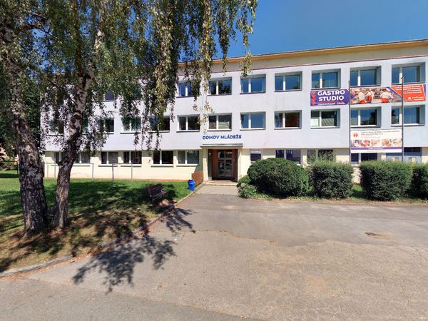 Fotografie školy "Střední škola obchodní a služeb SČMSD, Žďár nad Sázavou"