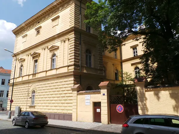 Fotografie školy "Gymnázium Praha 2, Botičská"