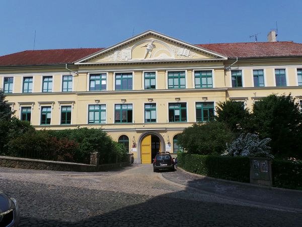 Fotografie školy "Gymnázium Roudnice nad Labem, Havlíčkova"