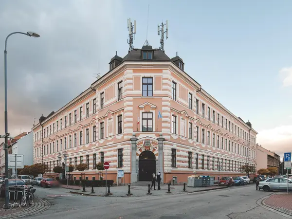 Fotografie školy "Gymnázium J. V. Jirsíka, České Budějovice, Fráni Šrámka 23"