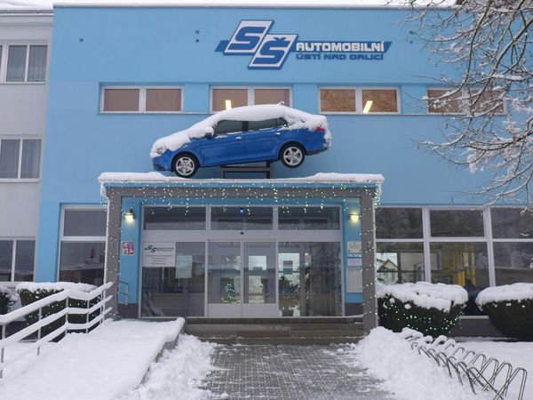 Fotografie školy "Střední škola automobilní Ústí nad Orlicí"