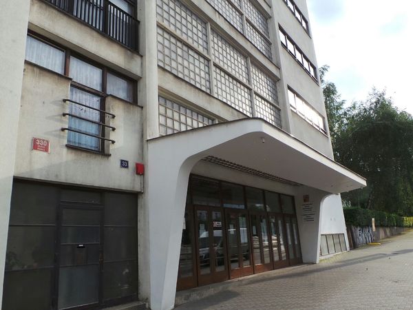 Fotografie školy "Vyšší odborná škola pedagogická a sociální, Střední odborná škola pedagogická a Gymnázium, Praha 6, Evropská 33"