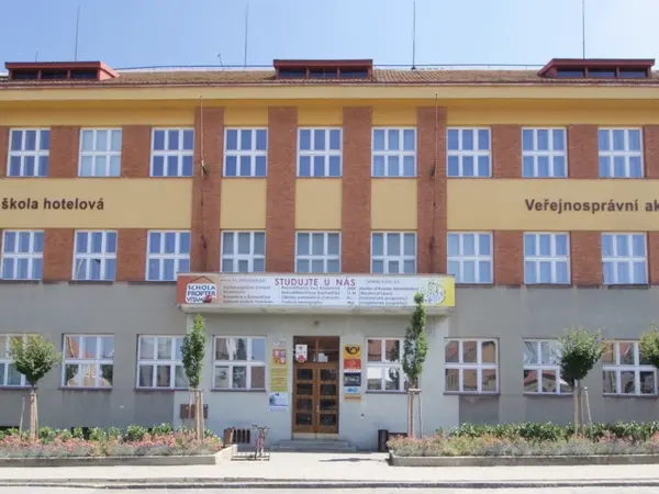 Fotografie školy "Veřejnosprávní akademie a střední škola"