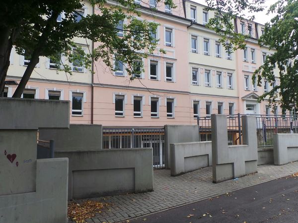 Fotografie školy "Gymnázium, Ústí nad Labem, Jateční 22"