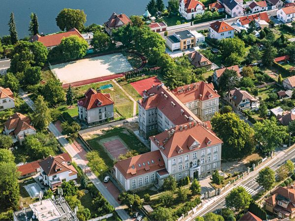 Fotografie školy "Gymnázium J. S. Machara, Brandýs nad Labem - Stará Boleslav"