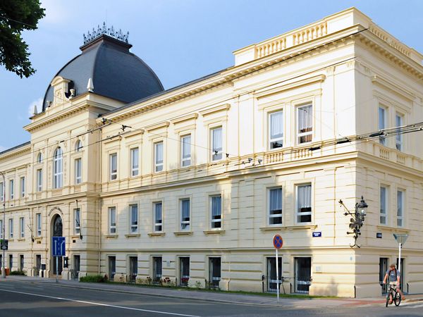 Fotografie školy "Hotelová škola Hradec Králové"