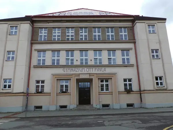 Fotografie školy "Gymnázium Oty Pavla, Praha 5"