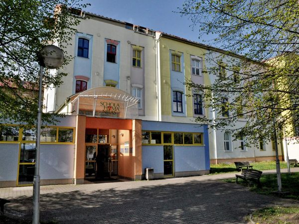 Fotografie školy "Střední odborná škola pro ochranu a obnovu životního prostředí - Schola Humanitas Litvínov"