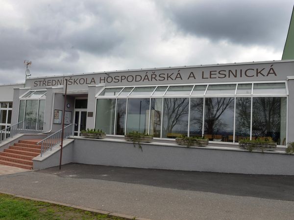 Fotografie školy "Střední škola hospodářská a lesnická, Frýdlant"