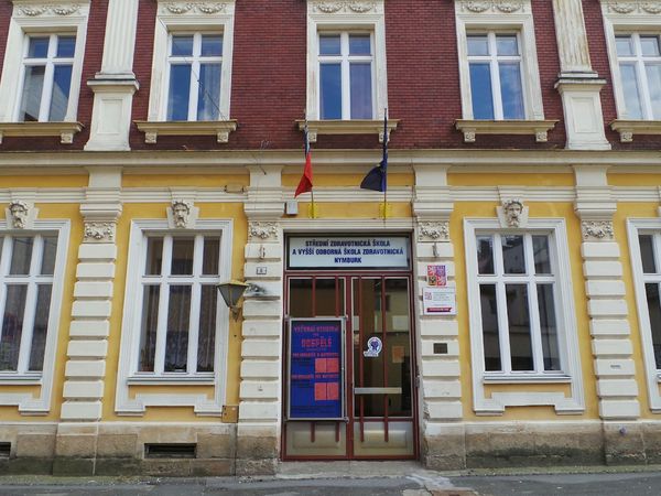 Fotografie školy "Střední zdravotnická škola a Vyšší odborná škola zdravotnická Nymburk"