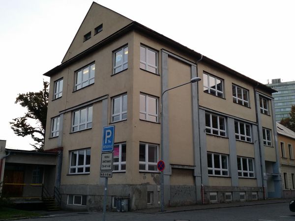 Fotografie školy "Střední uměleckoprůmyslová škola"