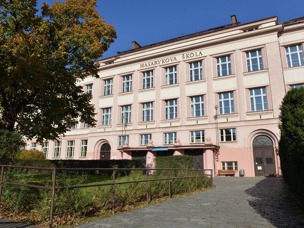 Fotografie školy "Gymnázium Duhovka"