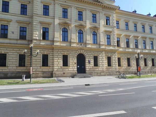 Fotografie školy "Střední uměleckoprůmyslová škola Uherské Hradiště"