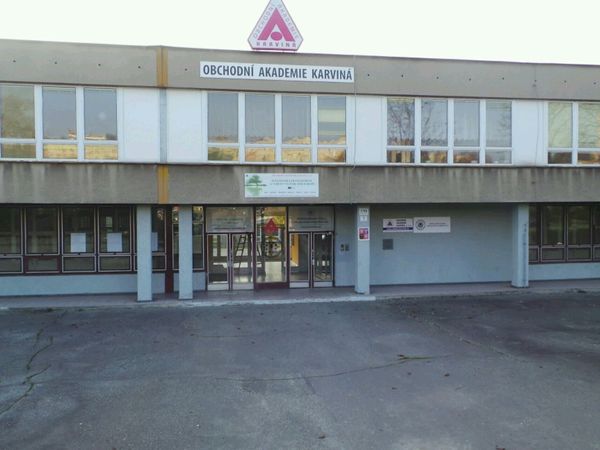 Fotografie školy "Obchodní akademie"