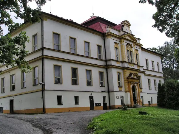 Fotografie školy "Střední odborná škola a Střední odborné učiliště Jílové u Prahy"