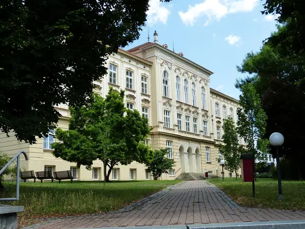 Fotografie školy "Gymnázium a Obchodní akademie Bučovice"
