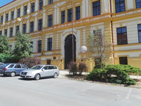 Fotografie školy "Gymnázium J. A. Komenského a Jazyková škola s právem státní jazykové zkoušky Uherský Brod"