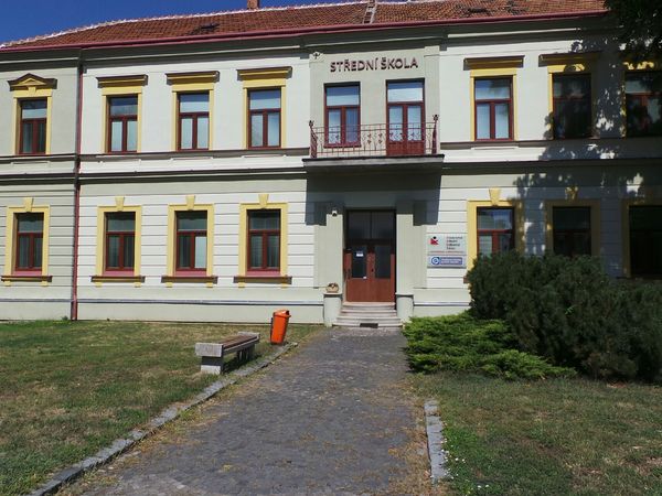 Fotografie školy "Střední škola manažerská a zdravotnická a Vyšší odborná škola zdravotnická"
