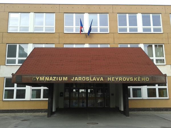 Fotografie školy "Gymnázium Jaroslava Heyrovského Praha 5"