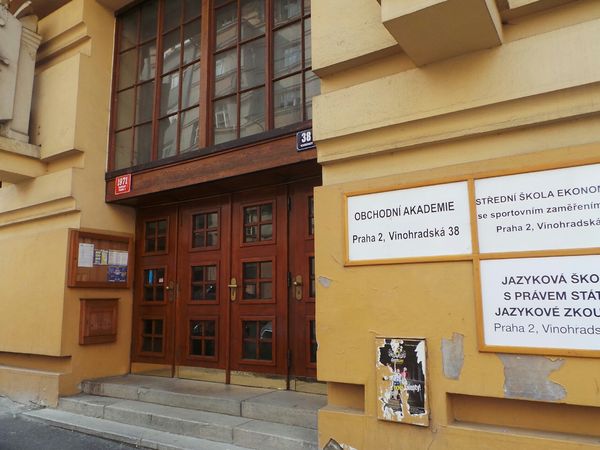 Fotografie školy "Obchodní akademie Praha 2, Vinohradská"