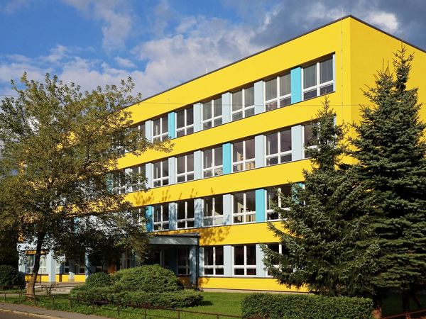 Fotografie školy "Střední škola řemesel a služeb Jablonec nad Nisou"