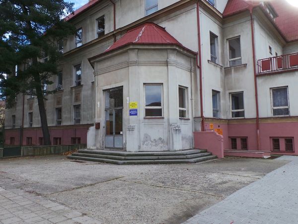 Fotografie školy "Soukromá obchodní akademie"