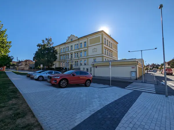 Fotografie školy "Gymnázium Hostivice"