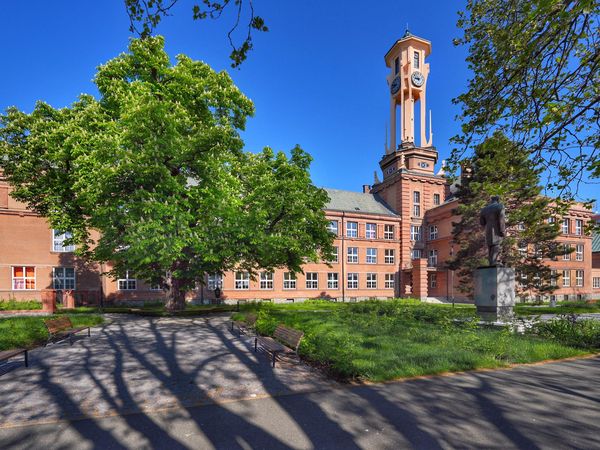 Fotografie školy "Gymnázium, Kolín III, Žižkova 162"