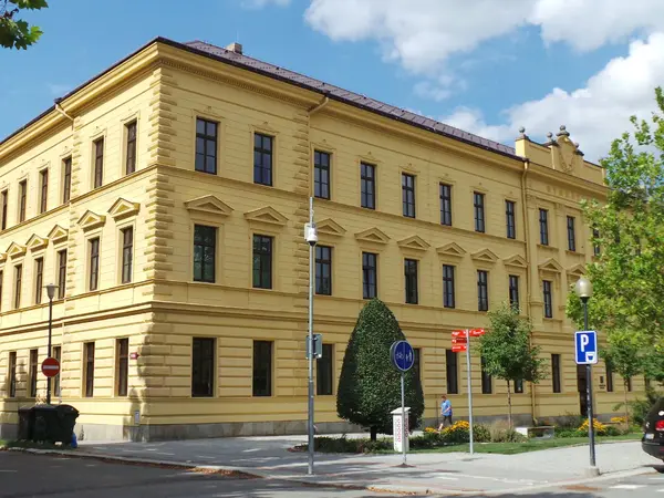 Fotografie školy "Gymnázium Jihlava"