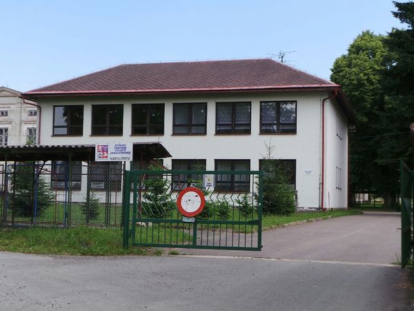 Fotografie školy "Střední odborné učiliště opravárenské, Králíky"