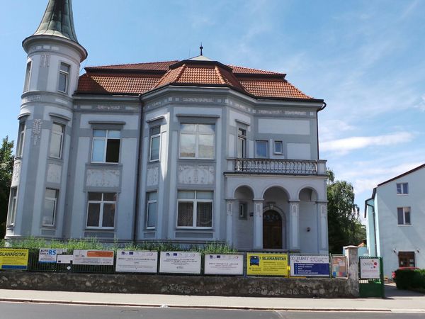 Fotografie školy "Odborná střední škola podnikání a mediální tvorby Kolín"