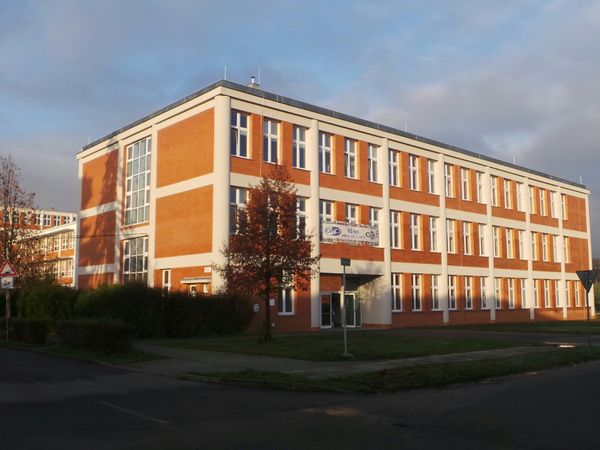 Fotografie školy "Gymnázium Otrokovice"